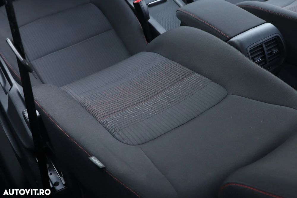 Volkswagen Golf 1.6 TDI Sound - 28