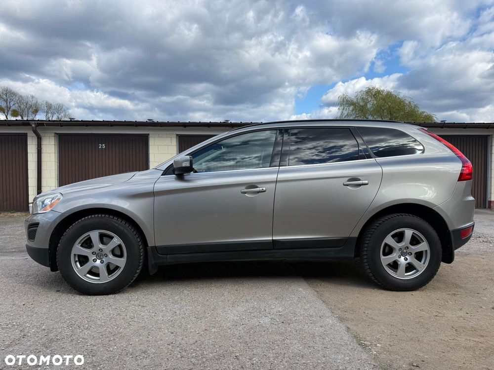 Volvo XC 60 T5 Momentum - 8