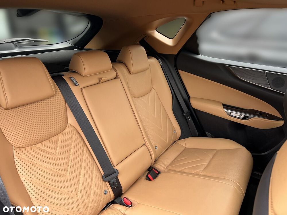 Lexus NX - 14