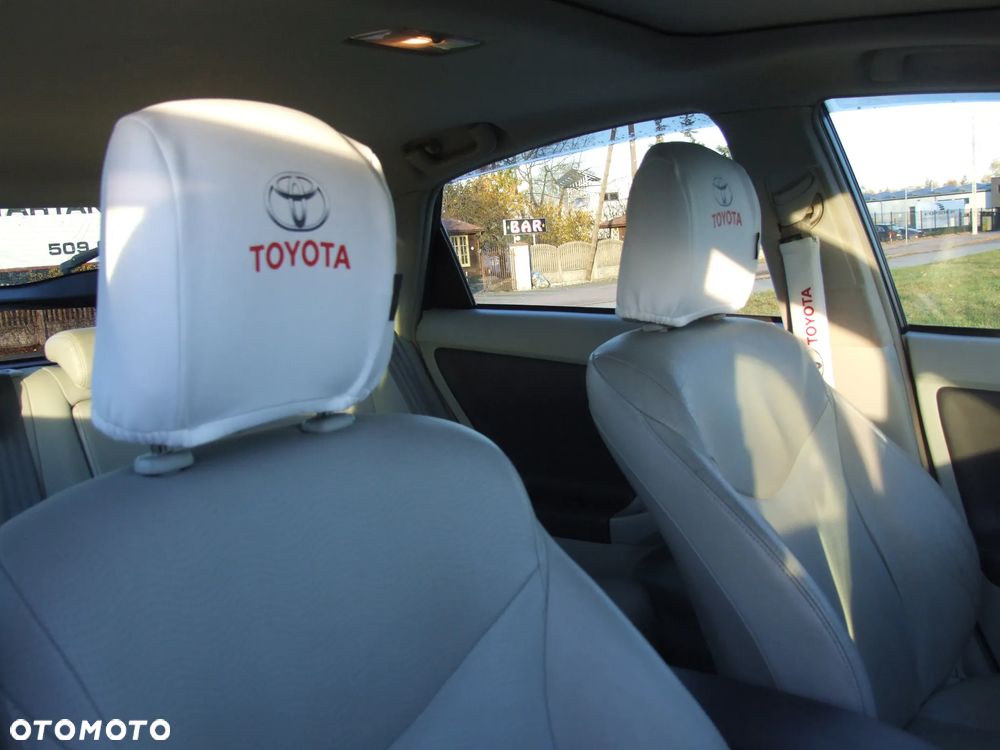 Toyota Prius 1.8 HSD Sol - 27