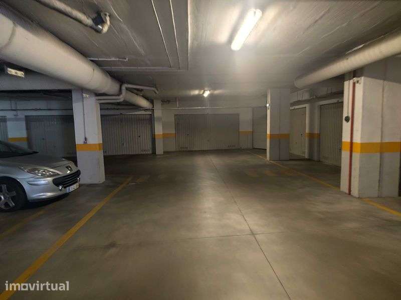 Garagem em condomínio de Massamá - Grande imagem: 4/7