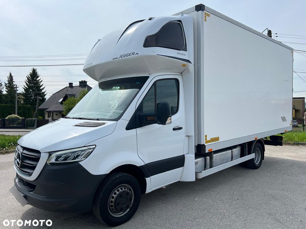 Mercedes-Benz Sprinter - 1