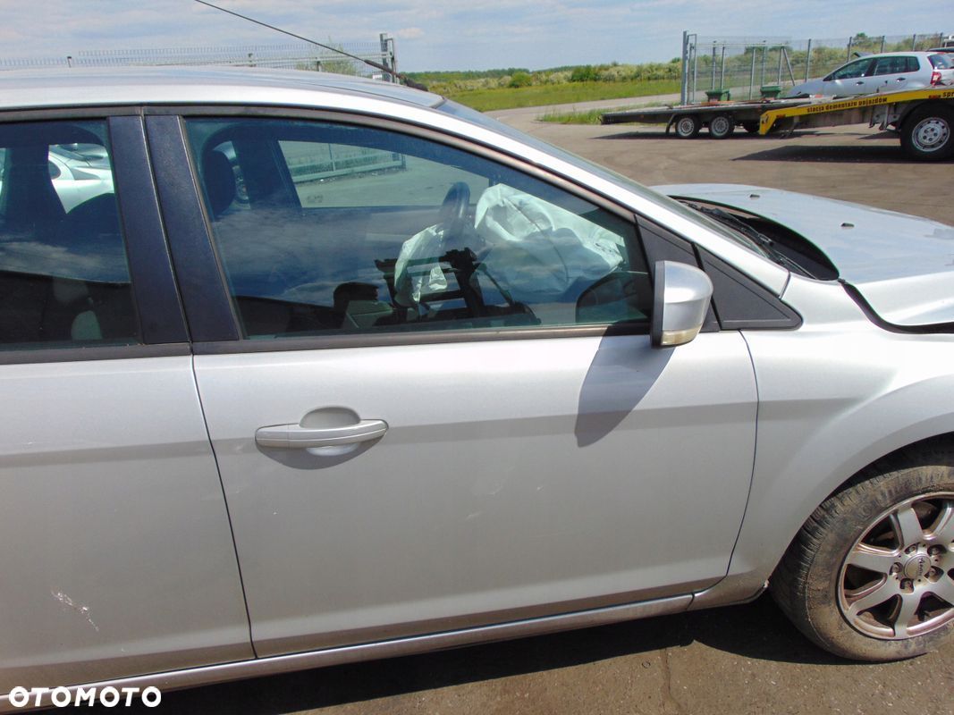 ZDERZAK TYŁ TYLNI TYLNU LIFT FORD FOCUS MK2 KOMBI LIFT 03 - 1