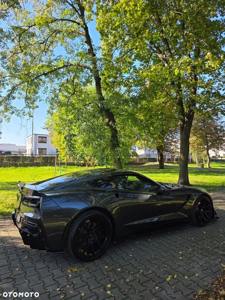 Chevrolet Corvette - 32