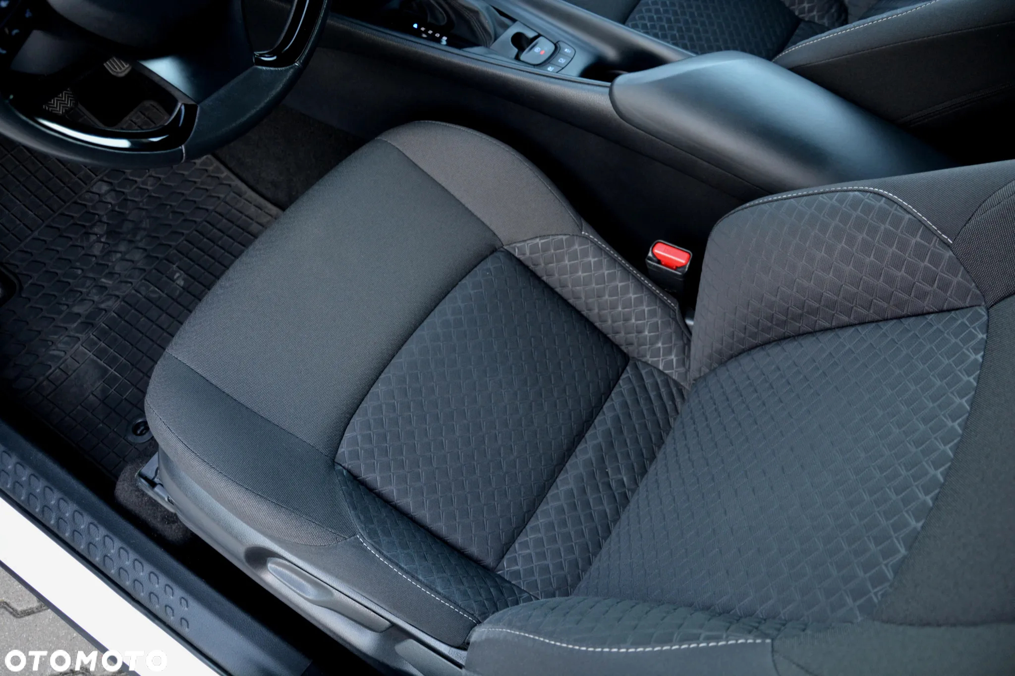 Toyota C-HR 1.8 Hybrid Comfort - 18