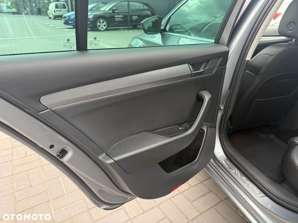 Skoda Superb 2.0 TDI Style DSG - 15