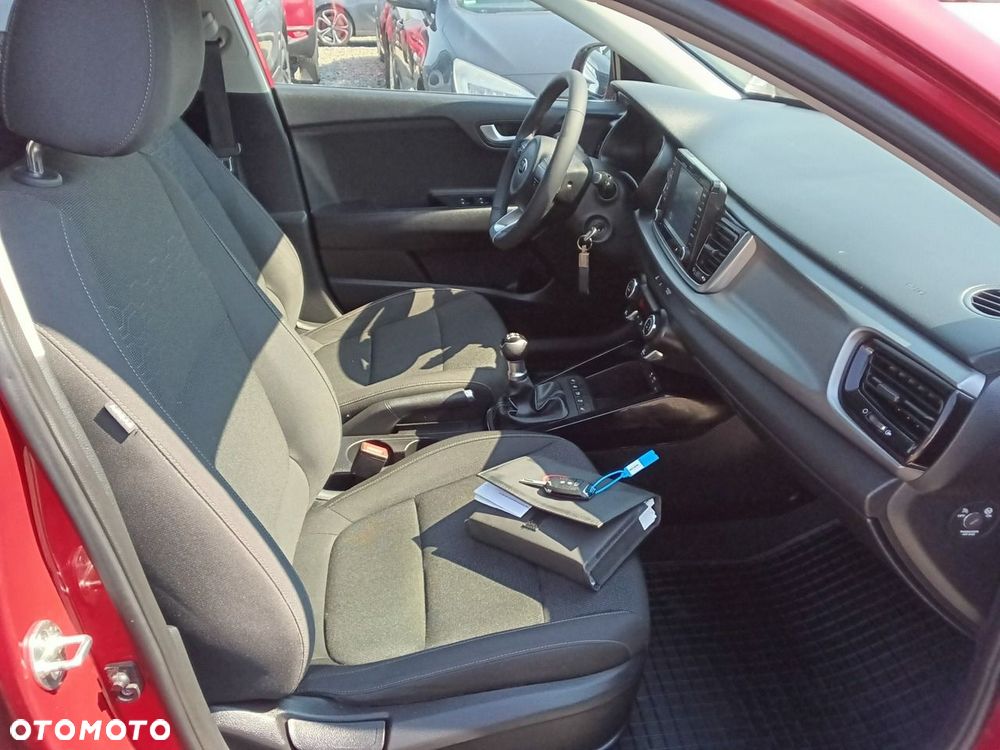 Kia Rio - 11
