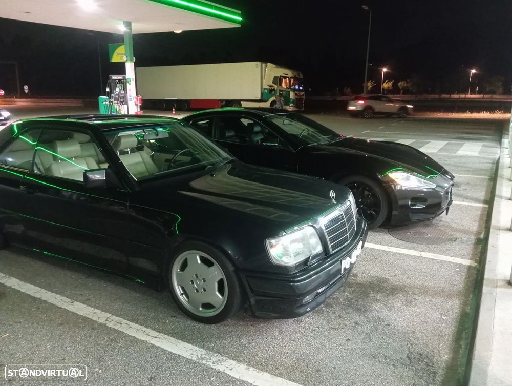 Mercedes-Benz W124 (1984-1997) 300 CE-24 - 16