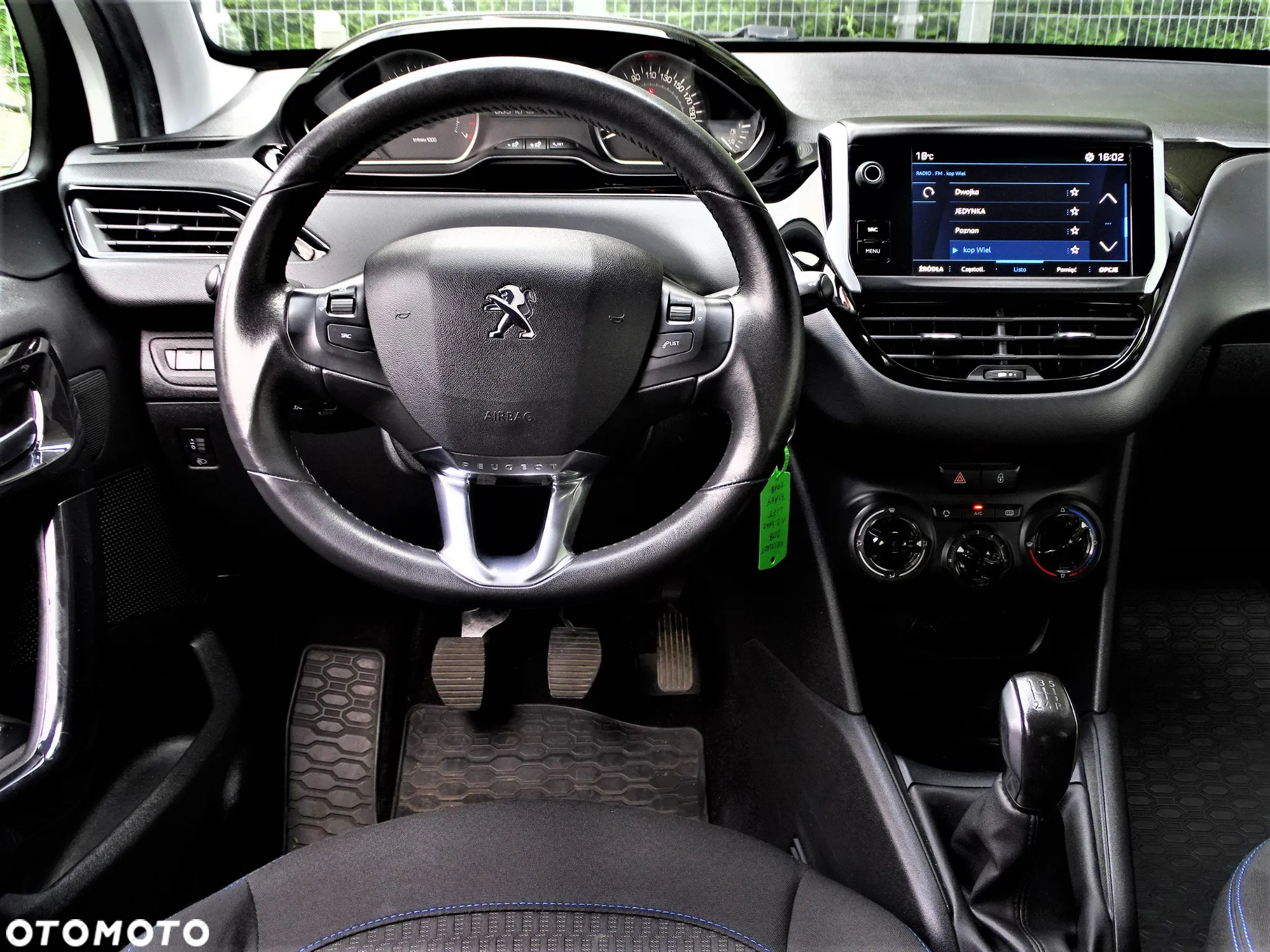 Peugeot 208 PureTech 82 Stop & Start Signature - 25