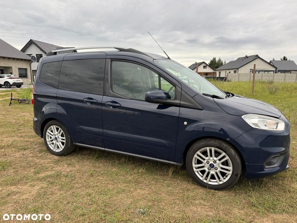 Ford Tourneo Courier 1.0 EcoBoost S&S Titanium - 32