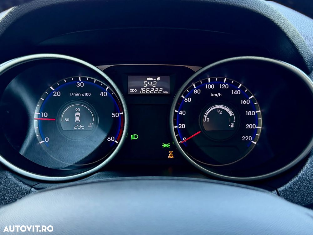 Hyundai ix35 2.0 CRDI High 4WD GLS Premium - 11