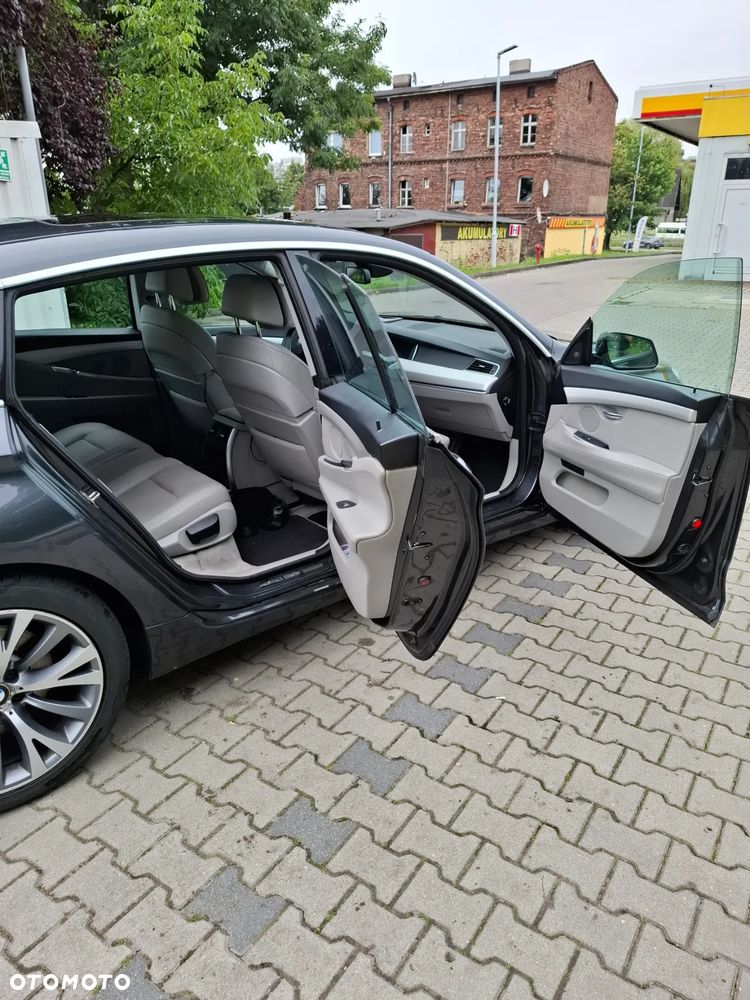 BMW 5GT 535i - 16