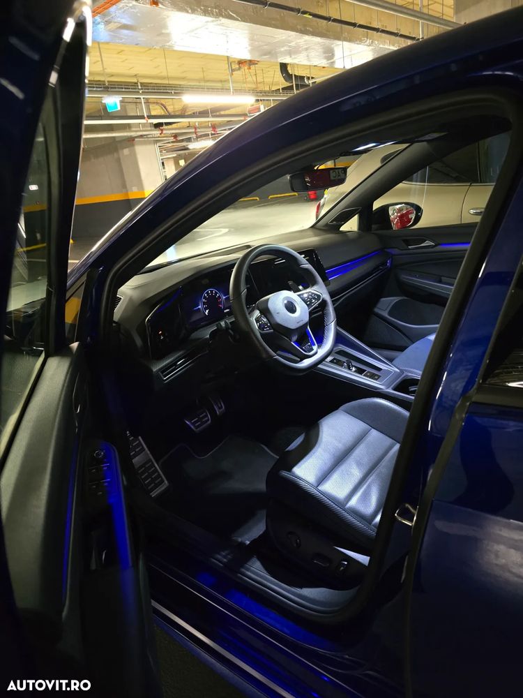 Volkswagen Golf - 10