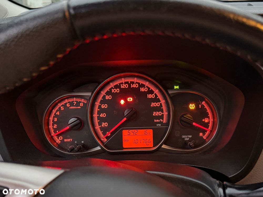 Toyota Yaris - 22