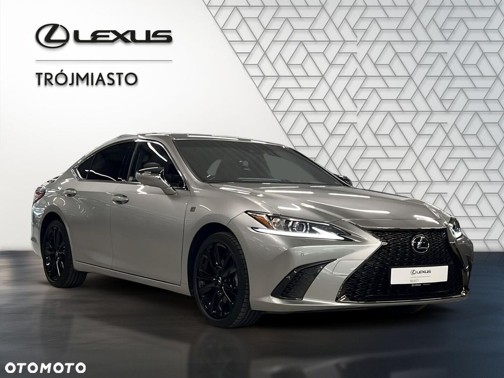 Lexus ES 300h F Sport Design - 8