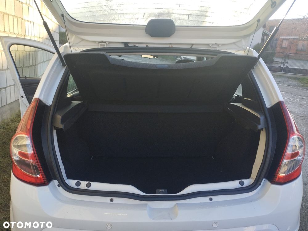 Dacia Sandero 1.2 16V - 11