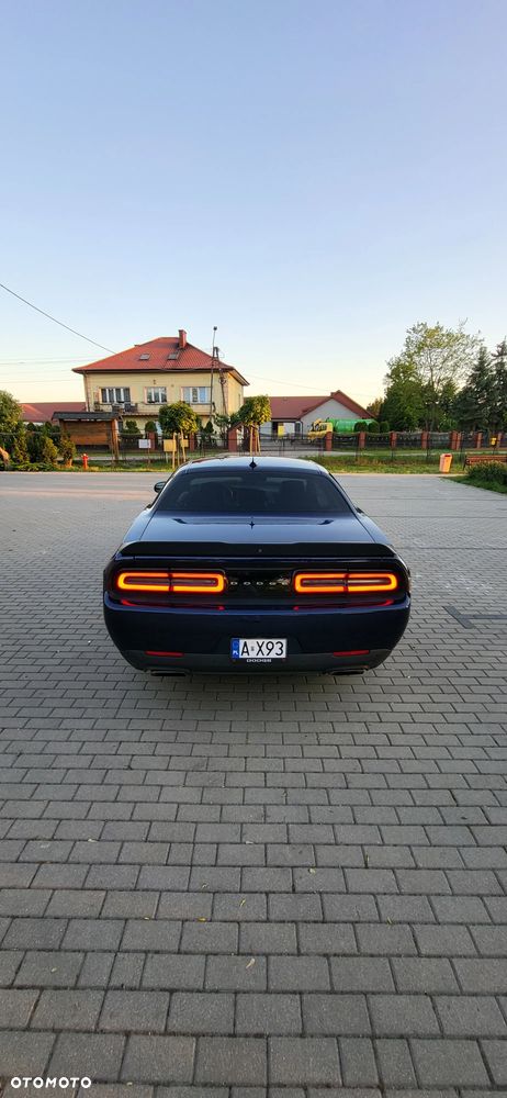 Dodge Challenger - 16