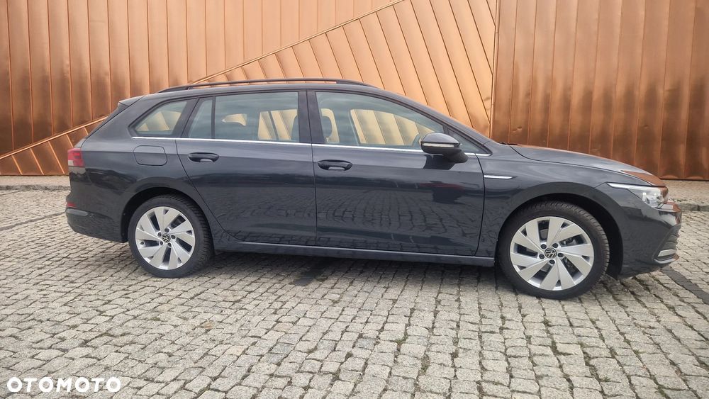 Volkswagen Golf 1.5 eTSI Style DSG - 2