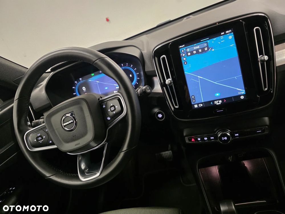 Volvo XC 40 B3 B DKG Ultra Dark - 8