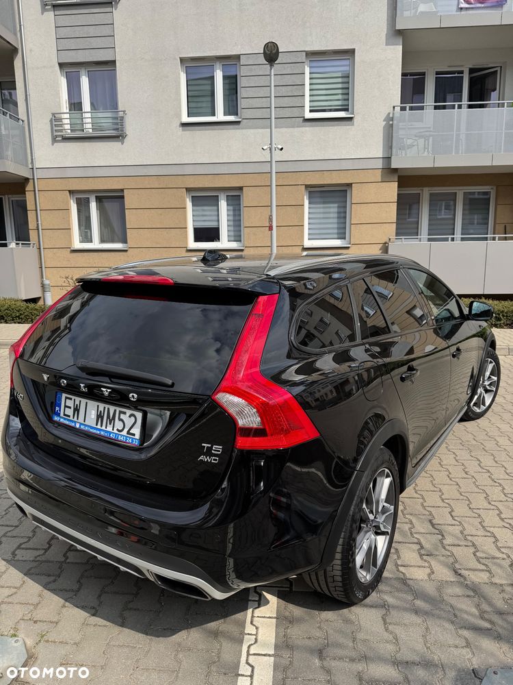 Volvo V60 Cross Country - 4