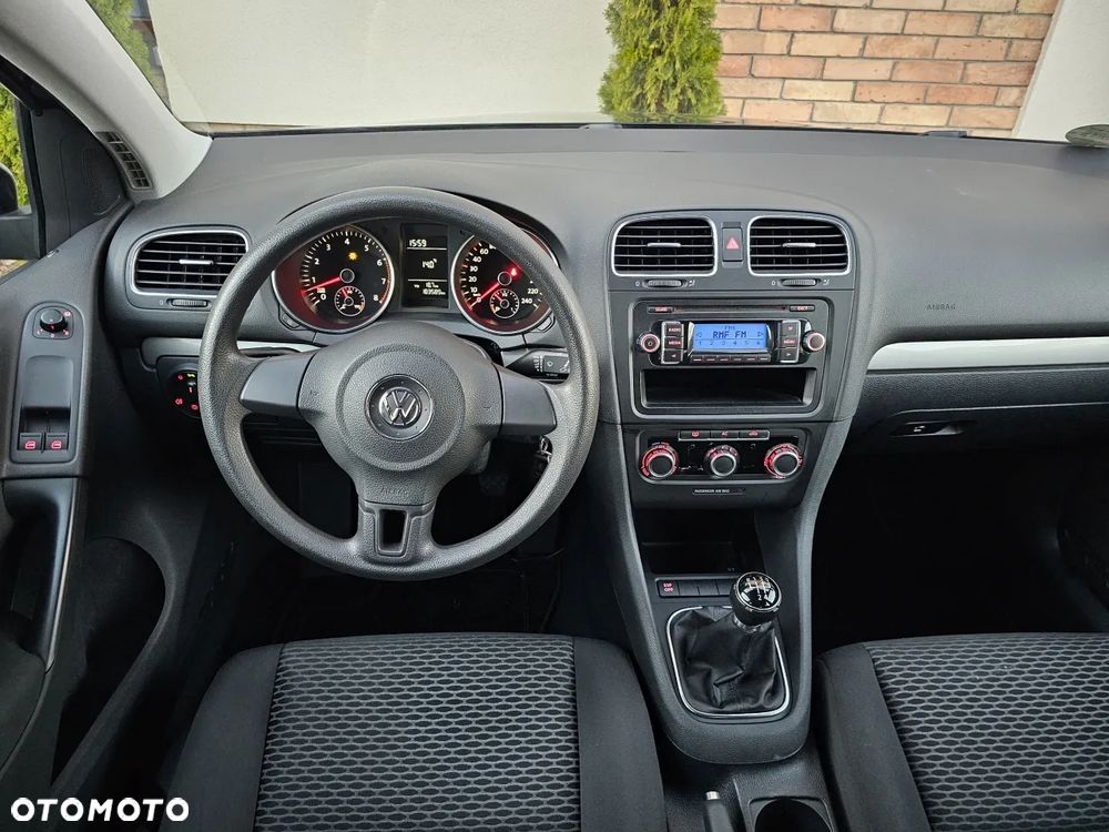 Volkswagen Golf - 25