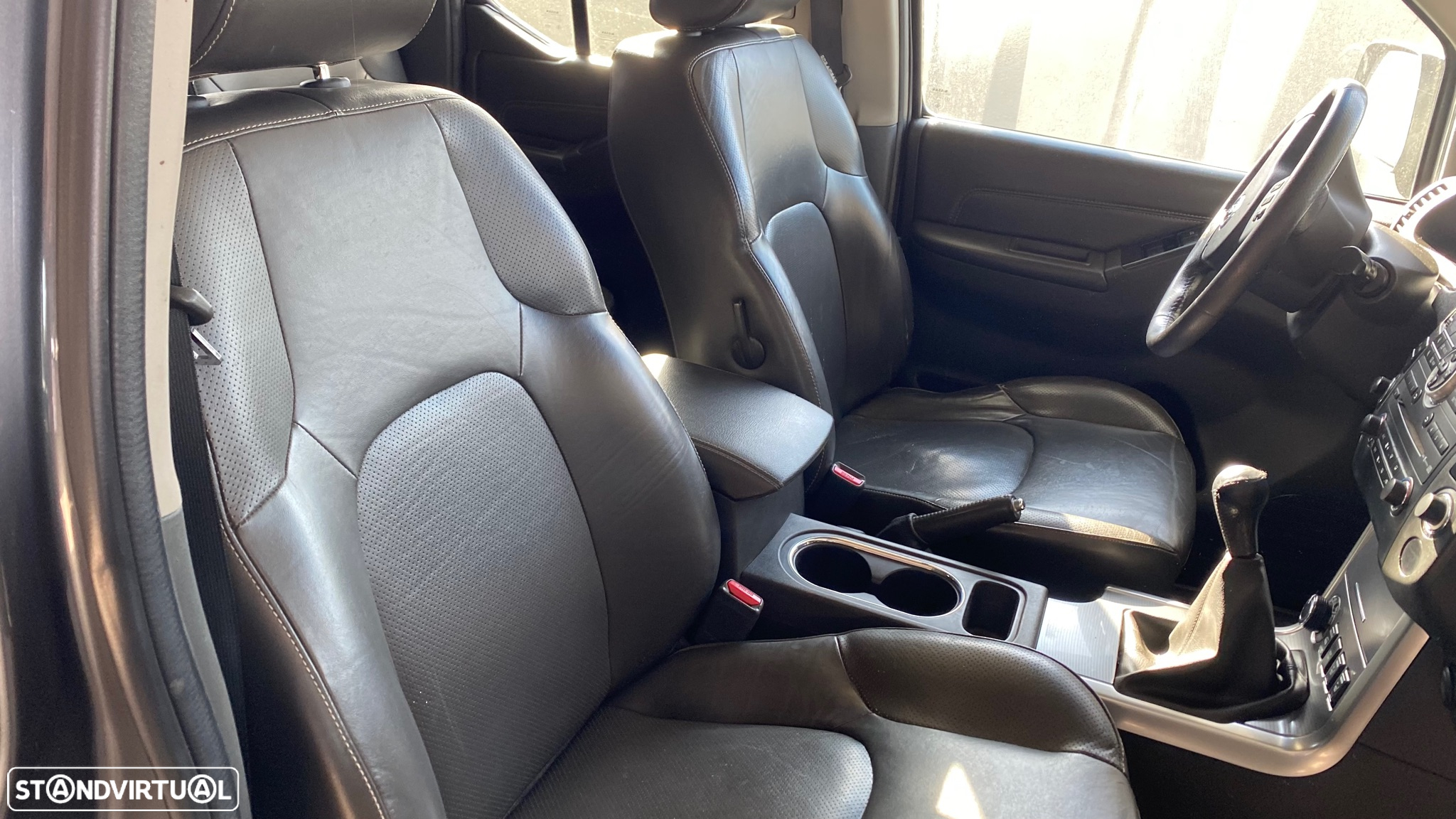 Nissan Navara 2.5 dCi CD LE Hi-Tech +P.Premium 4WD - 10