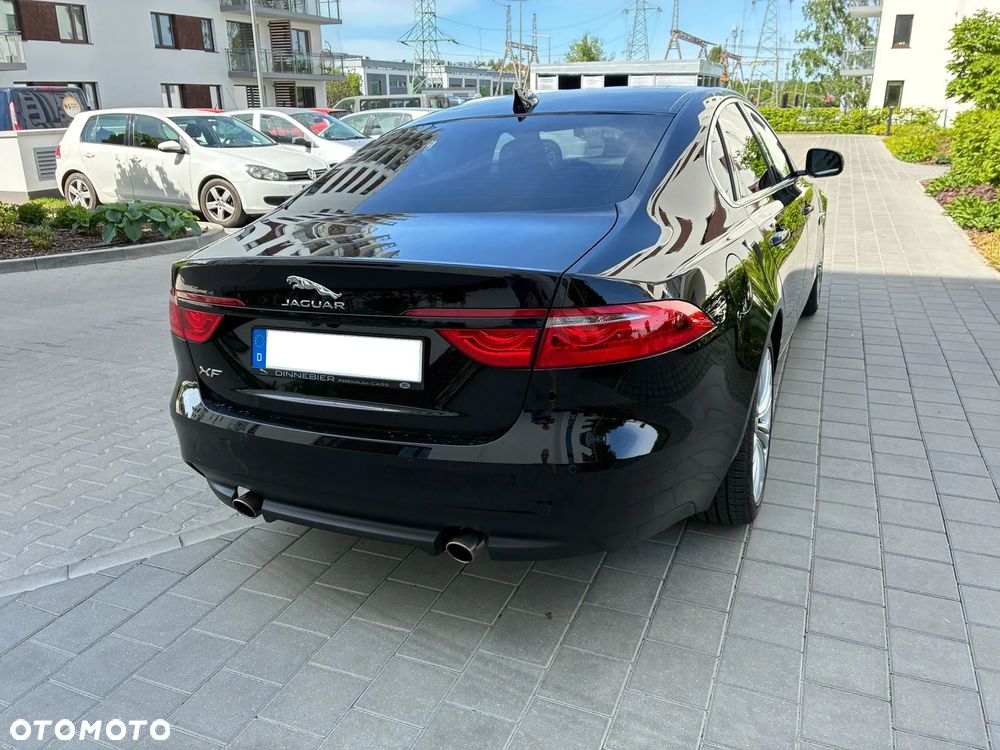 Jaguar XF 20t Prestige - 6