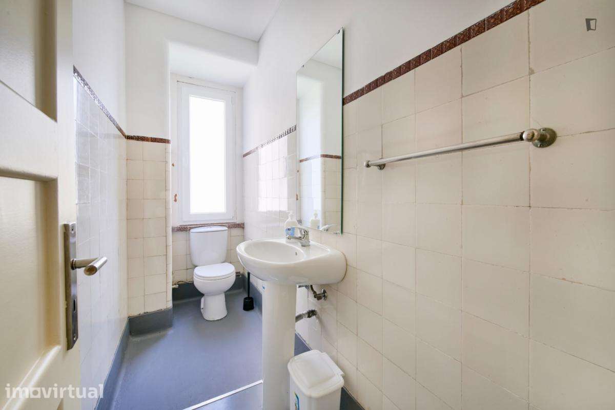 Quarto - localizado em Alameda Lisbon - Grande imagem: 4/53