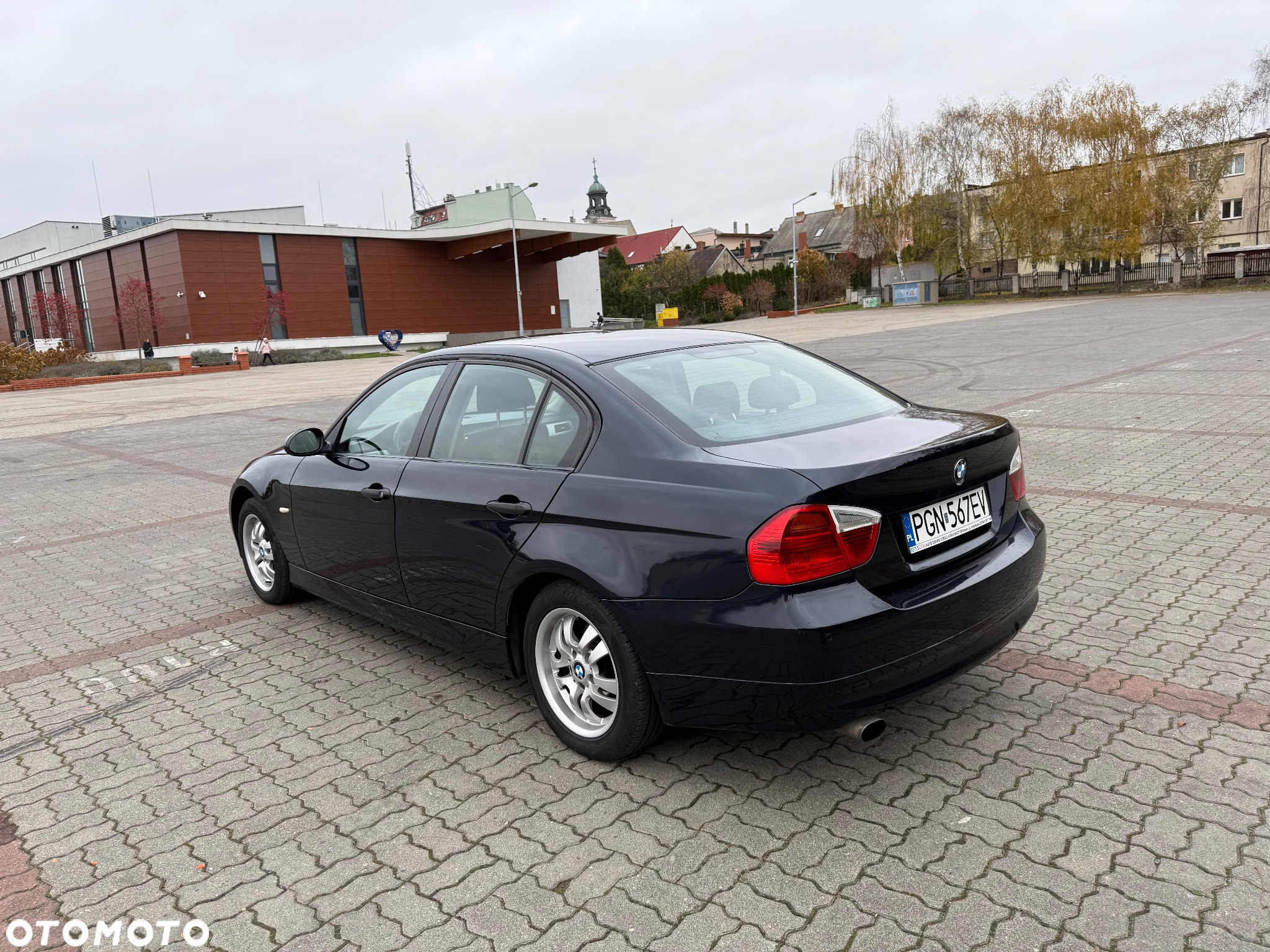 BMW Seria 3 320i - 5