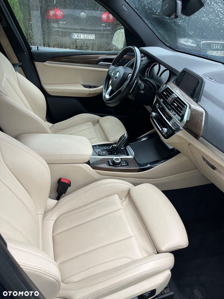 BMW X3 xDrive30i Advantage - 23