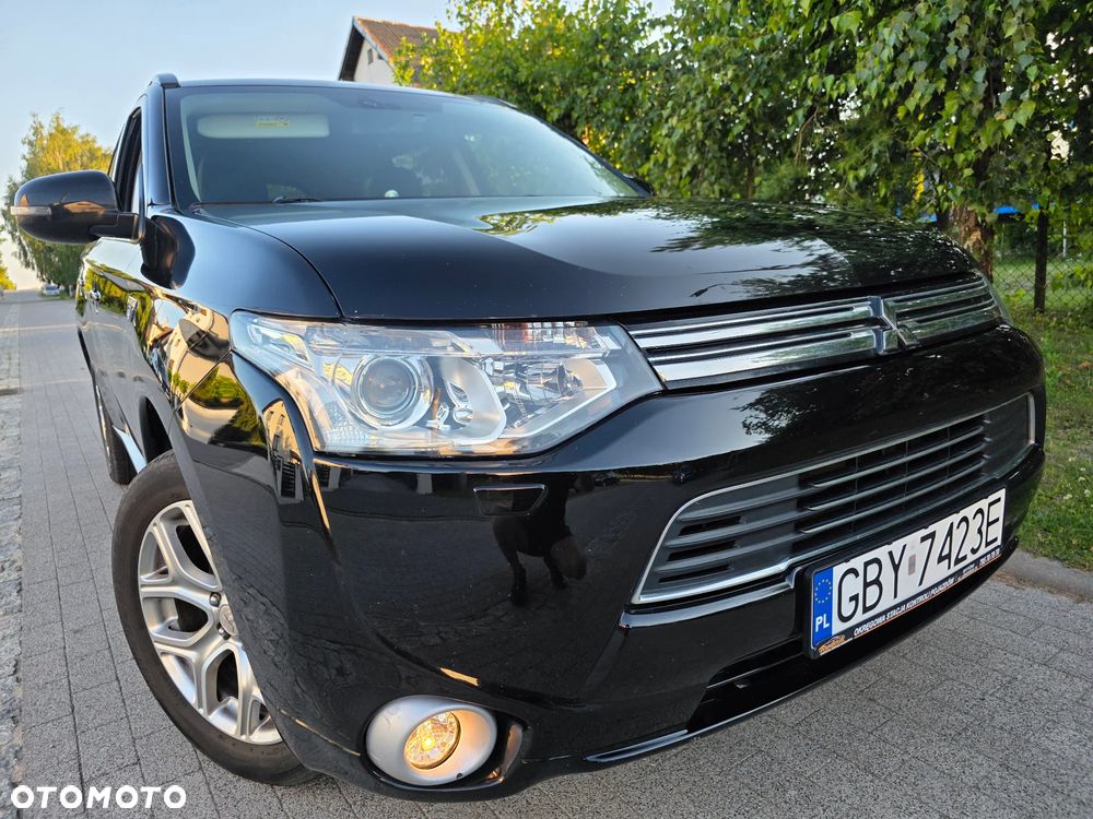 Mitsubishi Outlander 2.0 4WD Plus - 18
