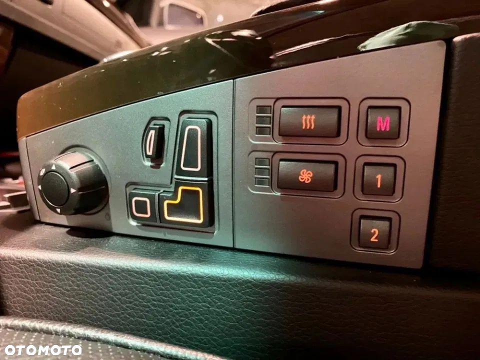 BMW Seria 7 740i - 12