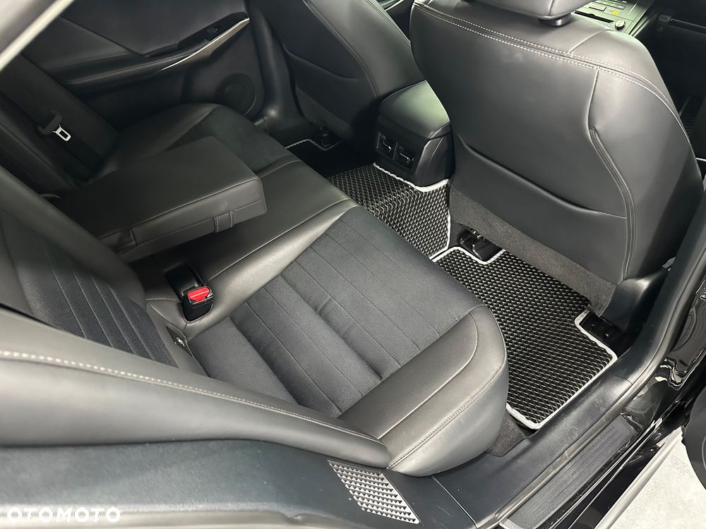 Lexus IS ver-300h-style-edition - 33