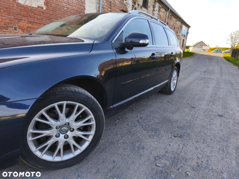 Volvo V70 D5 AWD Momentum - 2