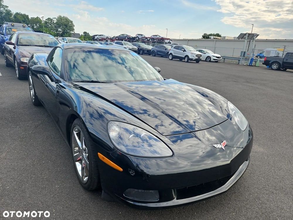 Chevrolet Corvette - 3