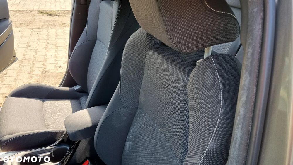 Toyota Corolla 1.8 Comfort - 32