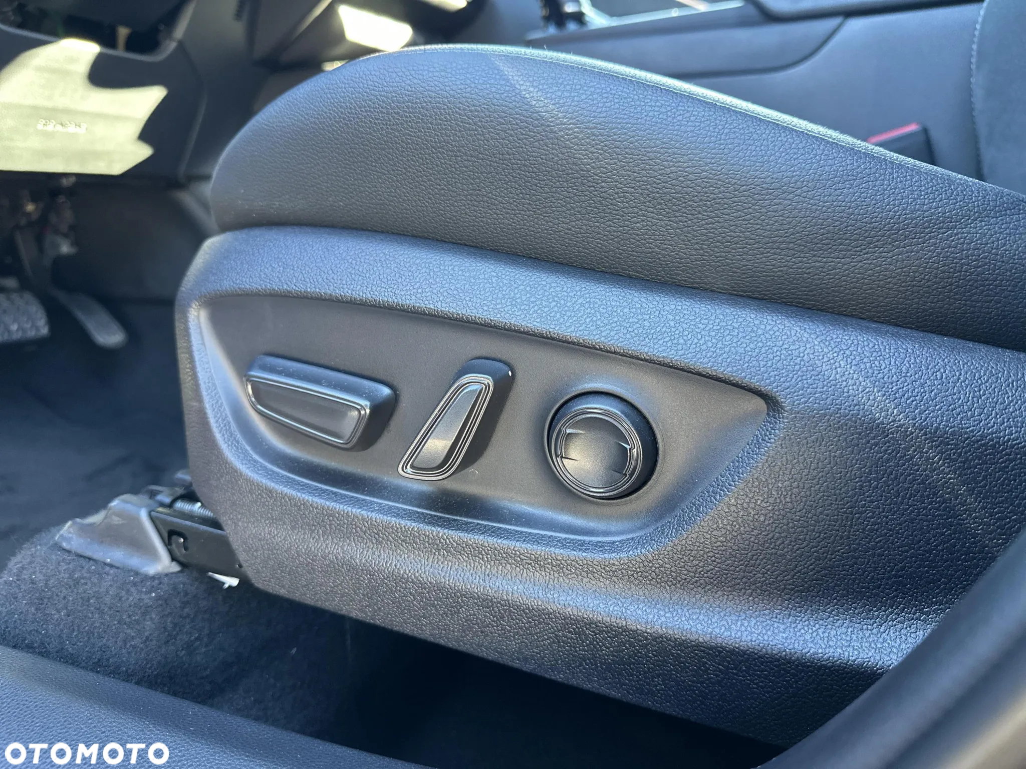 Toyota C-HR 2.0 Hybrid Dynamic Force Executive - 18