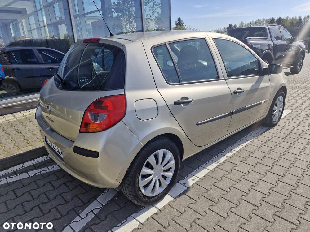 Renault Clio 1.2 16V Expression - 4