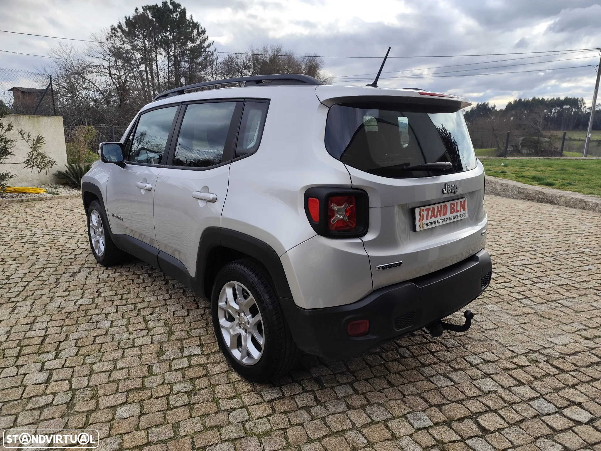 Jeep Renegade - 4