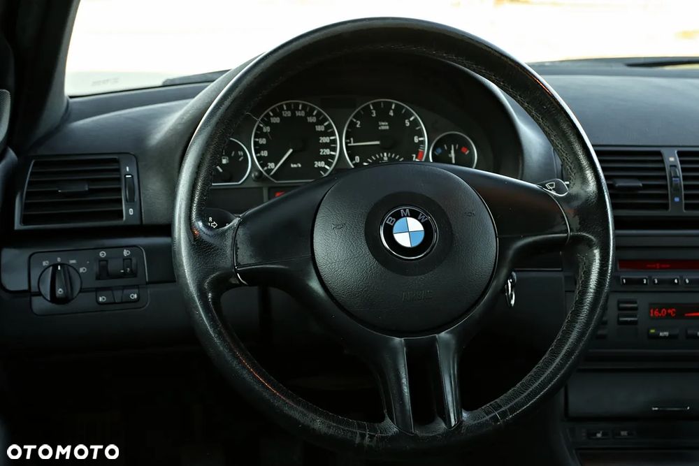 BMW Seria 3 318i - 27