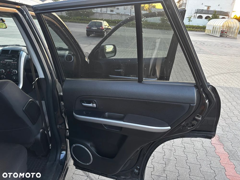 Suzuki Grand Vitara 2.4 Premium EU5 - 25
