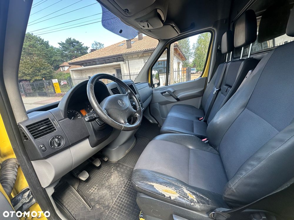 Mercedes-Benz Sprinter - 12
