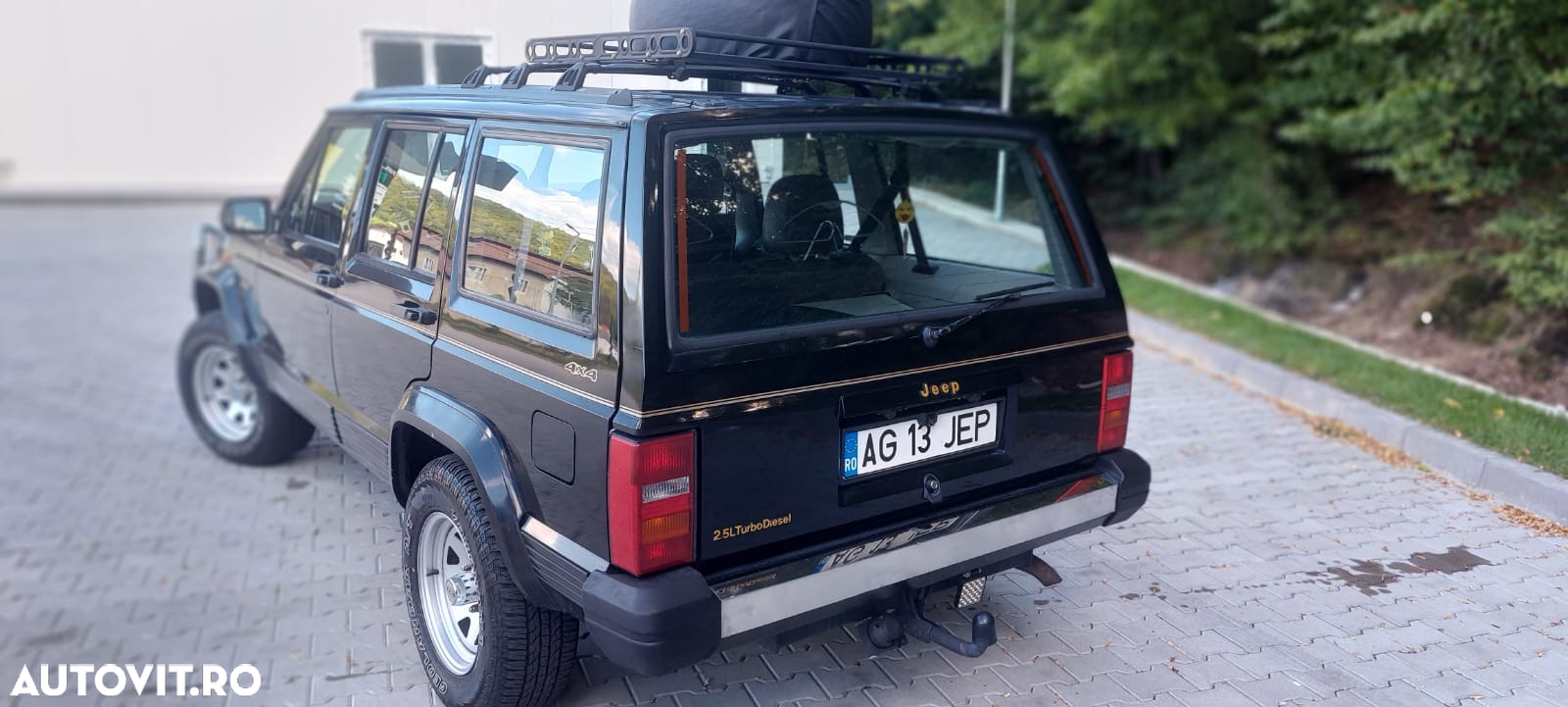 Jeep Cherokee - 12