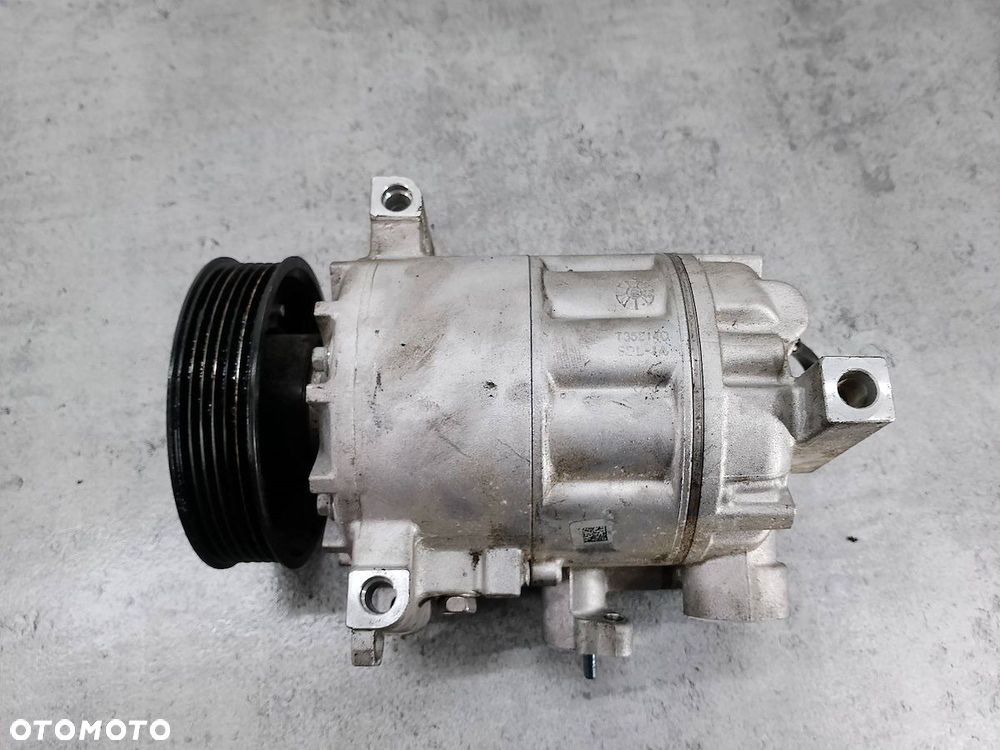 POMPA, SPRĘŻARKA KLIMATYZACJI VW TOURAN II 2.0 TDI - 4