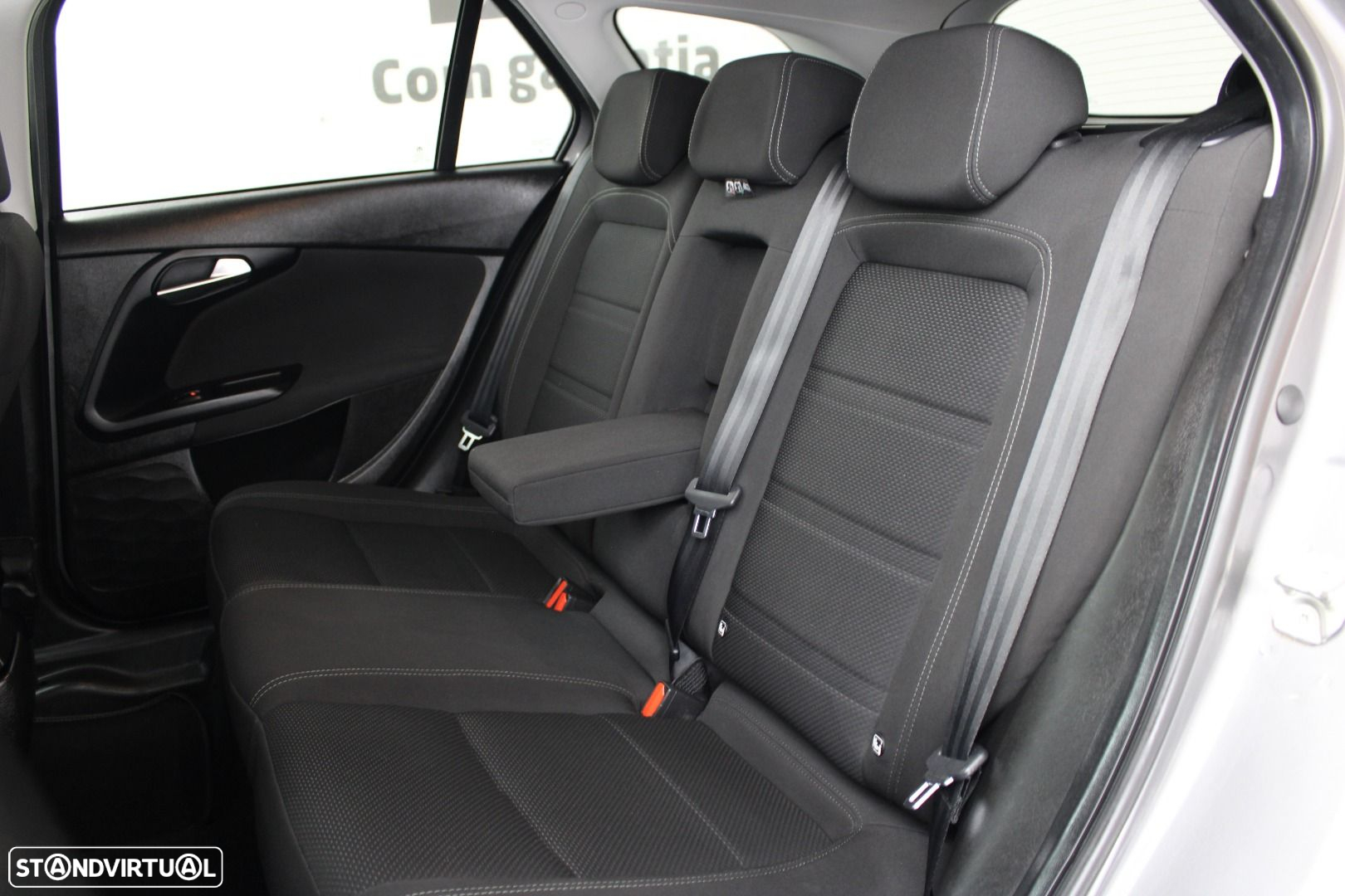 Fiat Tipo Station Wagon 1.3 M-Jet Lounge - 26