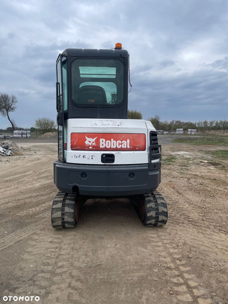 Bobcat E32 - 3