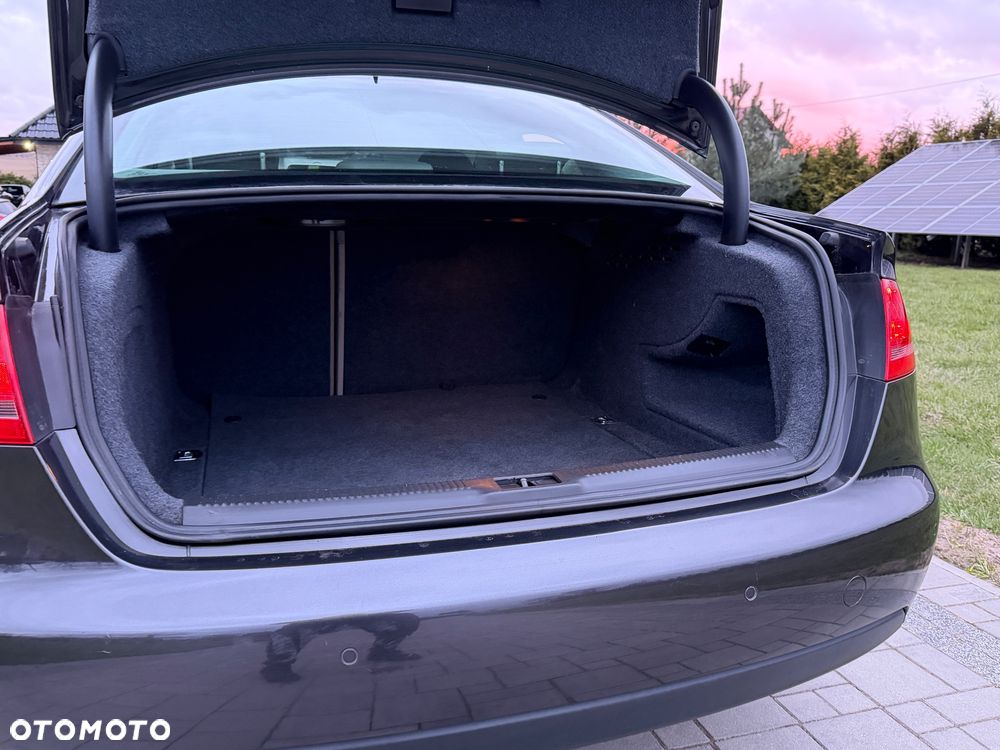 Audi A4 Limousine - 17