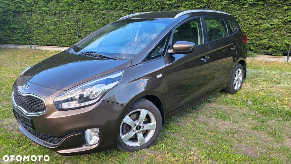Kia Carens - 3