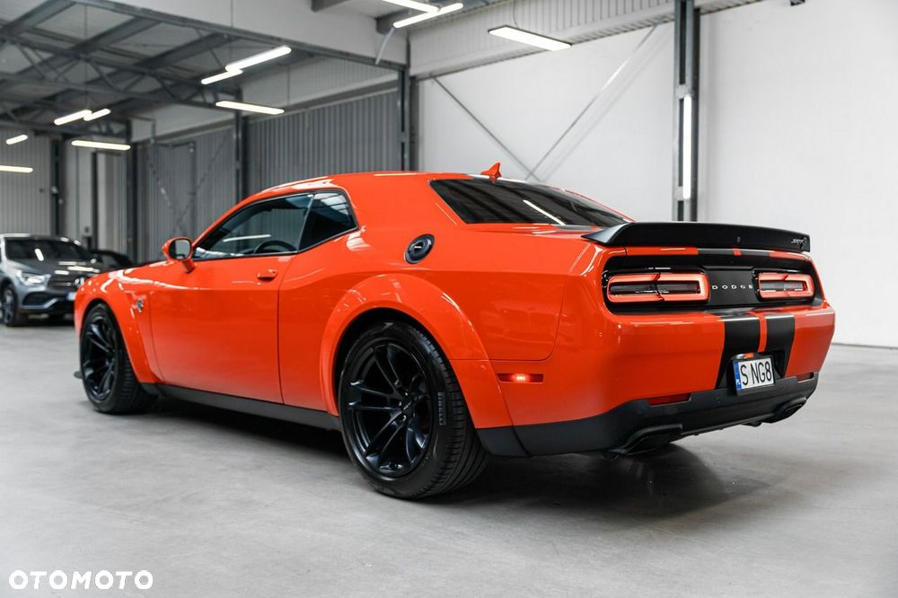 Dodge Challenger - 13
