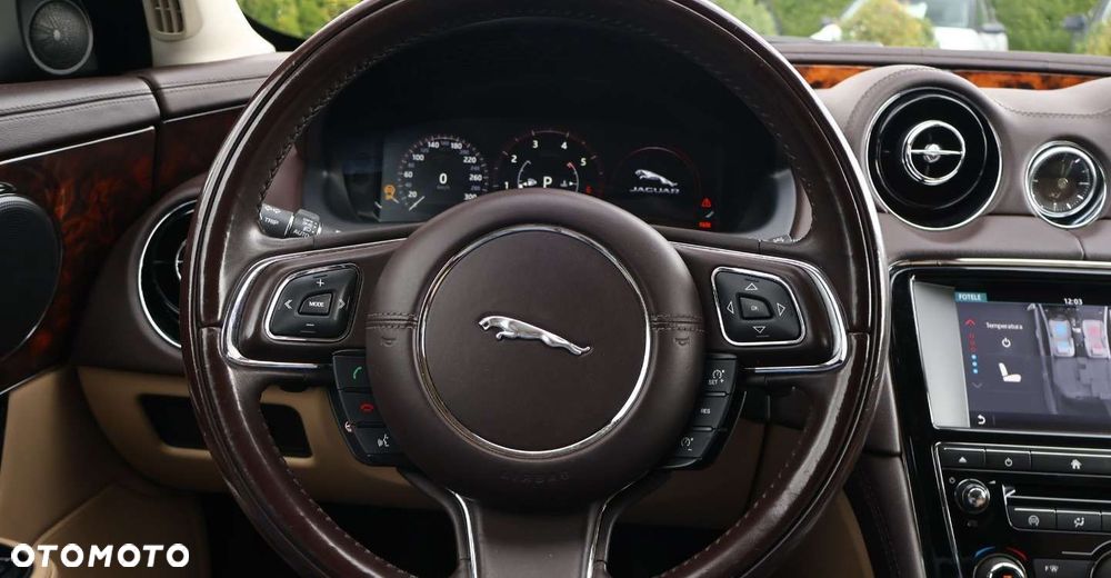 Jaguar XJ - 23